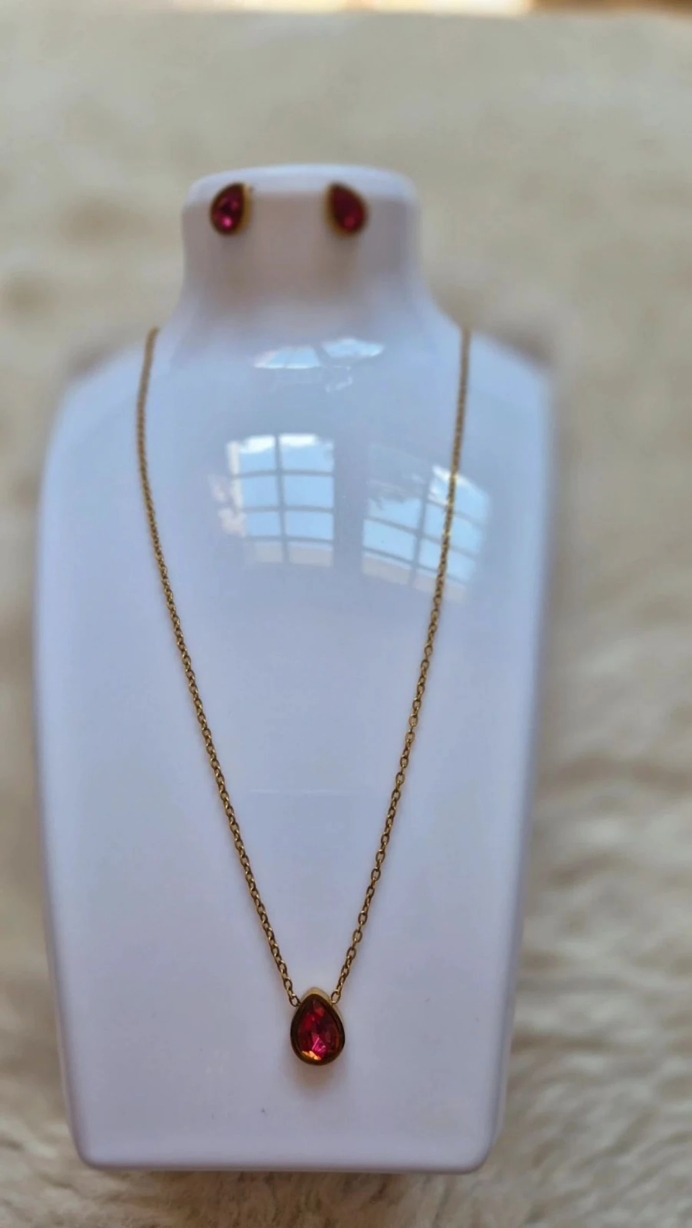 Conjunto de pendientes y collar de acero inoxidable – photo 3